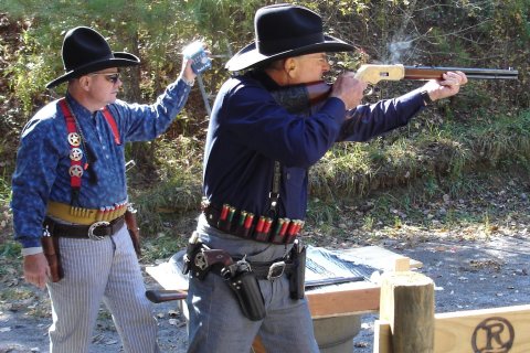 Dustin-Clays-shoots-Horseshoe-John-Times-10-06