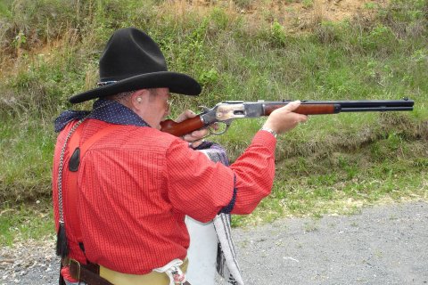 Horseshoe-Shoots-rifle-4-08